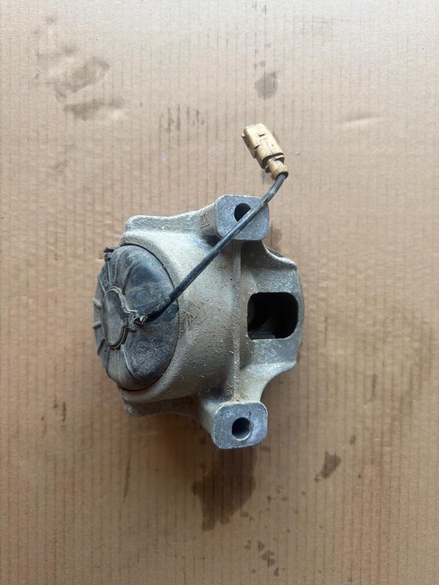 Suport tampon motor AUDI A4 IV Avant 8K5, B8 2007 - 2015 2.0 TDI CAGA, CJCA, CMEA, CMFA