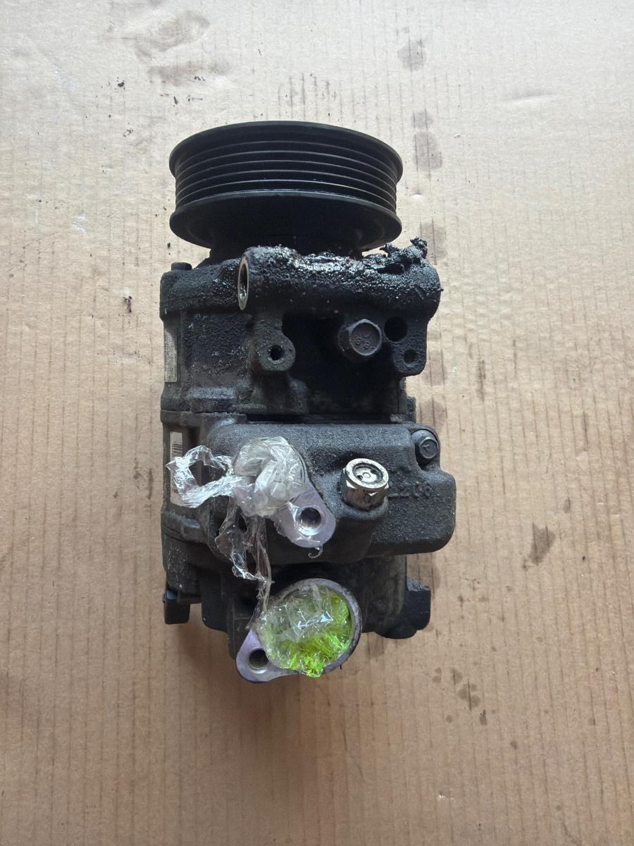 Compresor AC clima AUDI A4 IV Avant 8K5, B8 2007 - 2015 2.0 TDI 8K0260805E