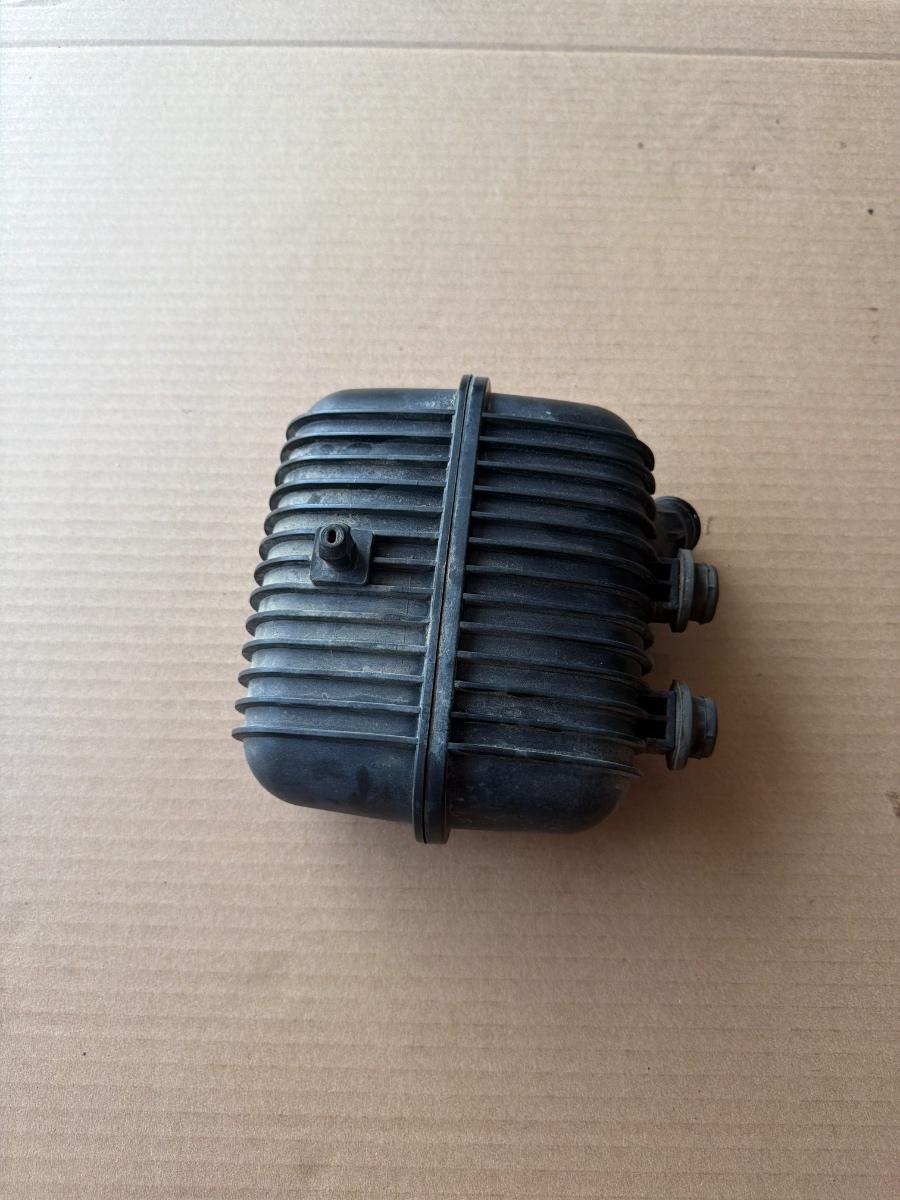 Rezervor de aer vacuum AUDI A4 IV Avant 8K5, B8 2007 - 2015 2.0 TDI CAGA, CJCA, CMEA, CMFA 8K0129955A