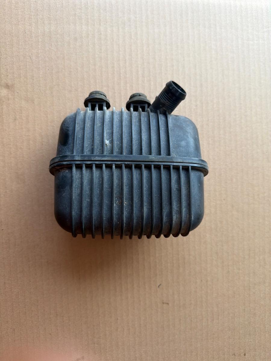 Rezervor de aer vacuum AUDI A4 IV Avant 8K5, B8 2007 - 2015 2.0 TDI CAGA, CJCA, CMEA, CMFA 8K0129955A