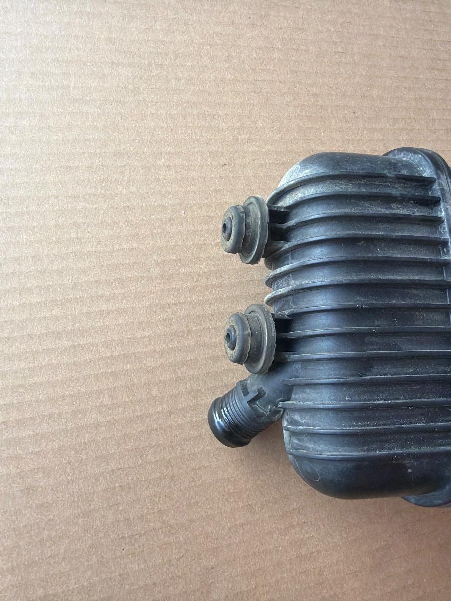 Rezervor de aer vacuum AUDI A4 IV Avant 8K5, B8 2007 - 2015 2.0 TDI CAGA, CJCA, CMEA, CMFA 8K0129955A