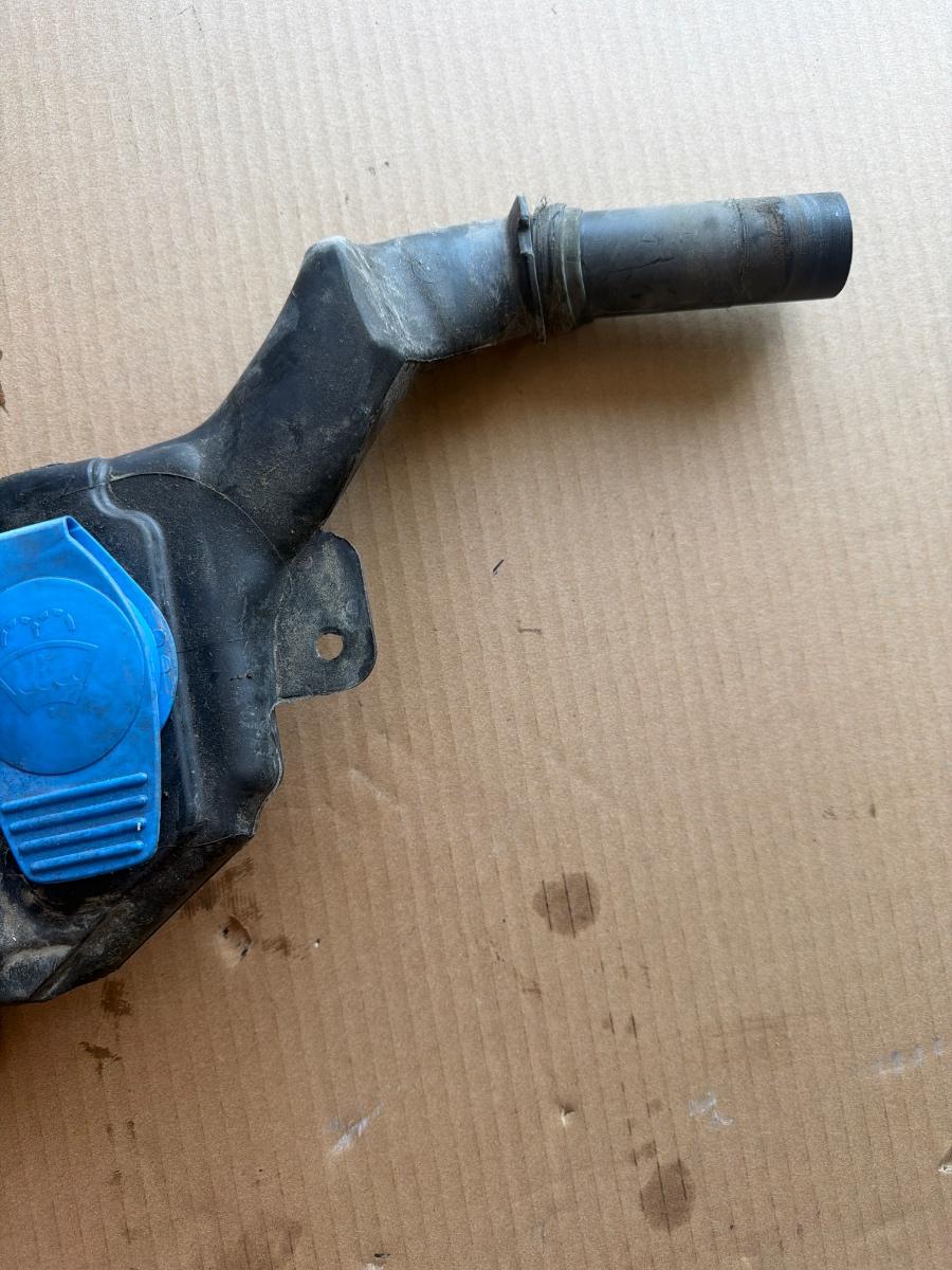 Gat de umplere rezervor spalator geamuri AUDI A4 IV Avant 8K5, B8 2007 - 2015 2.0 TDI CAGA, CJCA, CMEA, CMFA 8T1955463B