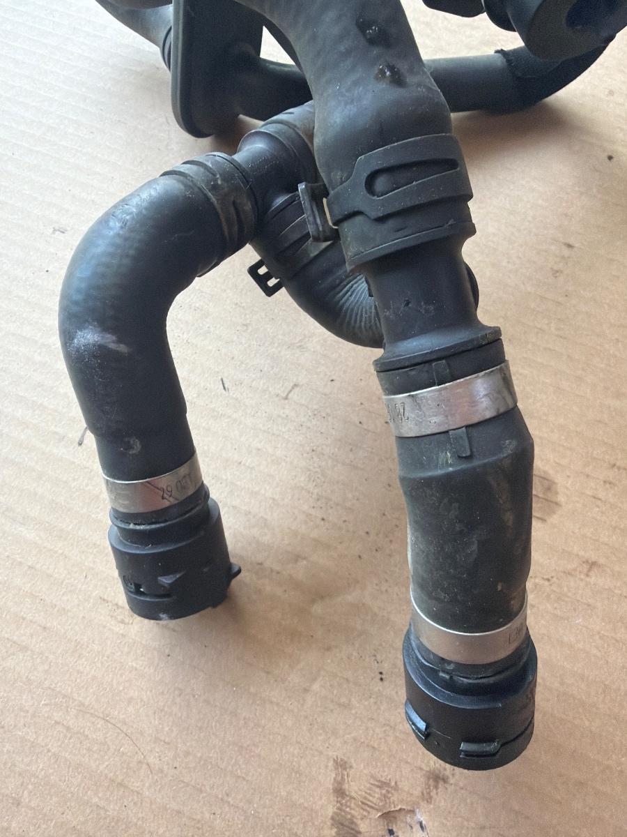 Furtunuri apa schimbator de caldura AUDI A4 IV Avant 8K5, B8 2007 - 2015 2.0 TDI CAGA, CJCA, CMEA, CMFA 8K0819334E