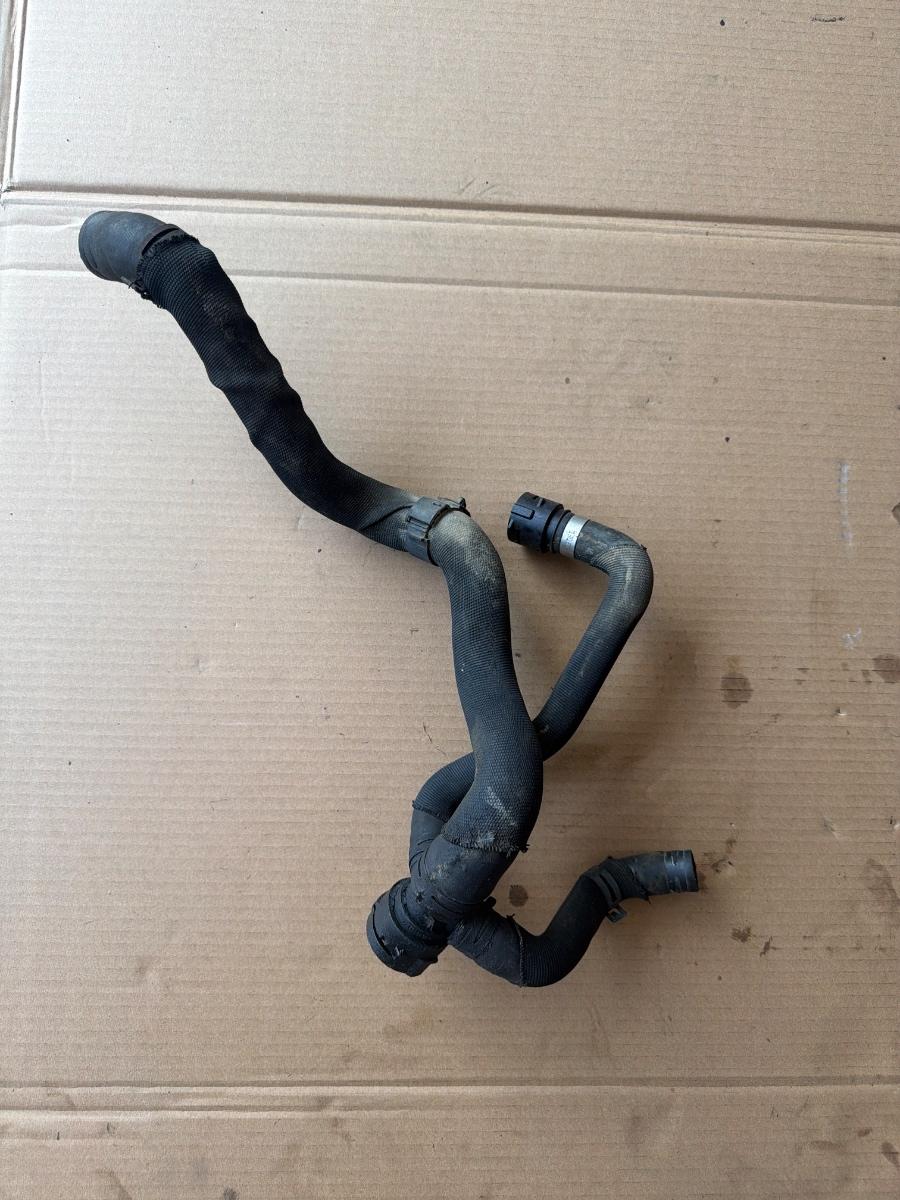 Furtun apa radiator - termostat AUDI A4 IV Avant 8K5, B8 2007 - 2015 2.0 TDI CAGA, CJCA, CMEA, CMFA