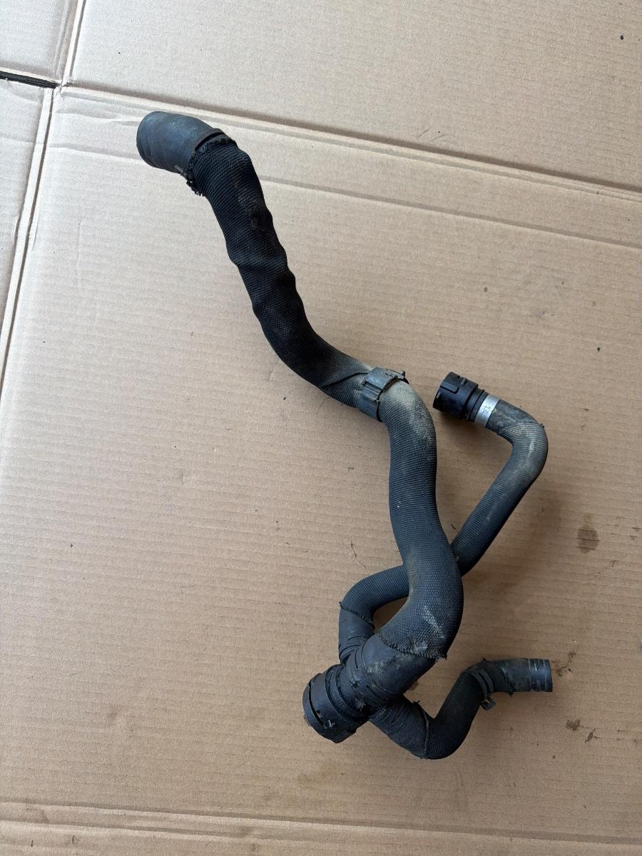 Furtun apa radiator - termostat AUDI A4 IV Avant 8K5, B8 2007 - 2015 2.0 TDI CAGA, CJCA, CMEA, CMFA