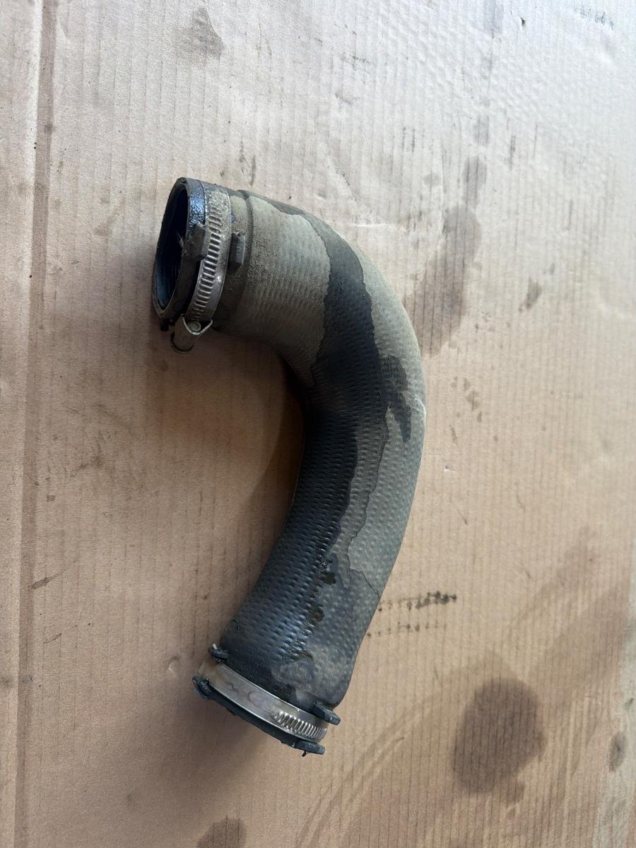 Furtun intercooler AUDI A4 IV Avant 8K5, B8 2007 - 2015 2.0 TDI CAGA, CJCA, CMEA, CMFA 8K0145709H