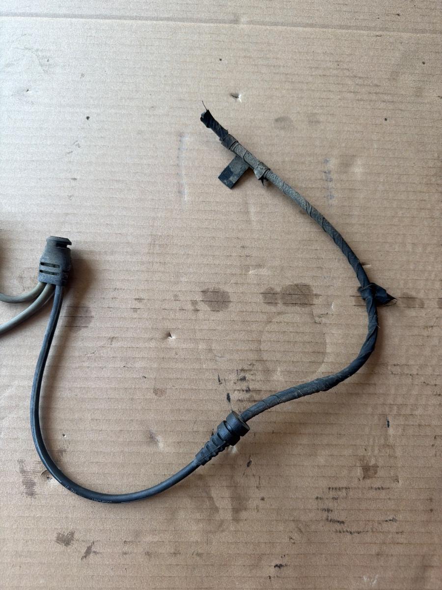 Cablaj senzor ABS fata dreapta AUDI A4 IV Avant 8K5, B8 2007 - 2015 2.0 TDI CAGA, CJCA, CMEA, CMFA