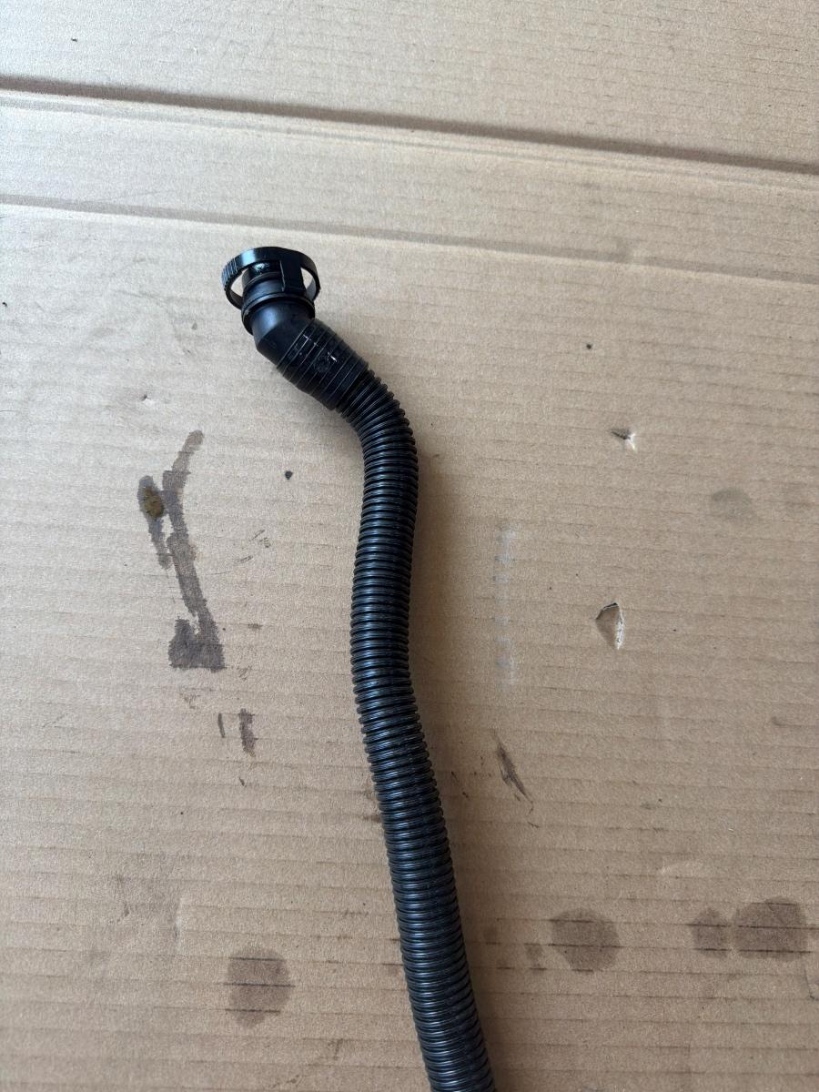 Tubulatura admisie aer turbo epurare carter AUDI A4 IV Avant 8K5, B8 2007 - 2015 2.0 TDI CAGA, CJCA, CMEA, CMFA 03L103493F