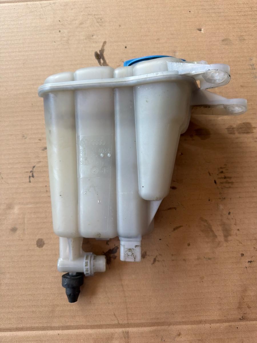 Vas rezervor de expansiune lichid de racire AUDI A4 IV Avant 8K5, B8 2007 - 2015 2.0 TDI CAGA, CJCA, CMEA, CMFA 8K0121403G