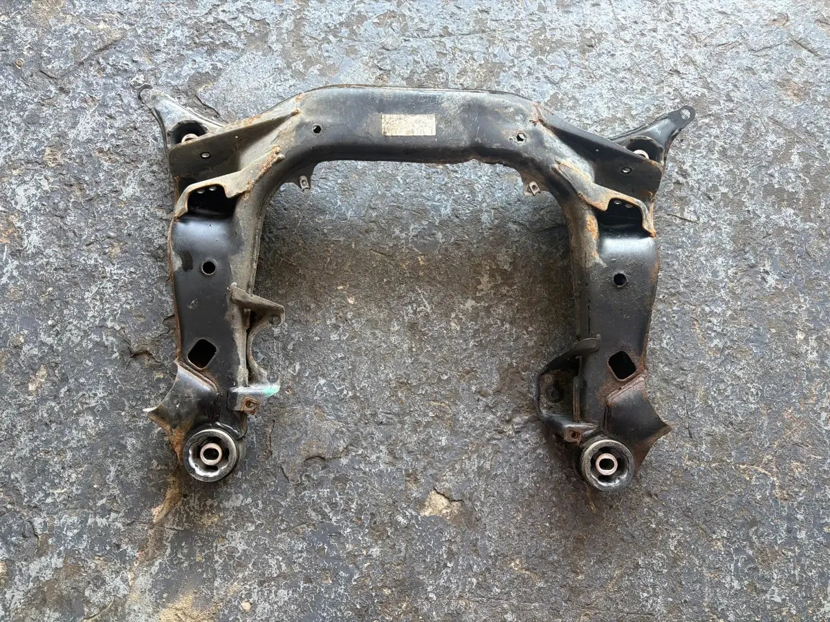 Cadru suport punte fata jug motor VOLKSWAGEN PASSAT 3B3 2000 - 2005 1.9 TDI AVF, AWX 3B0399313