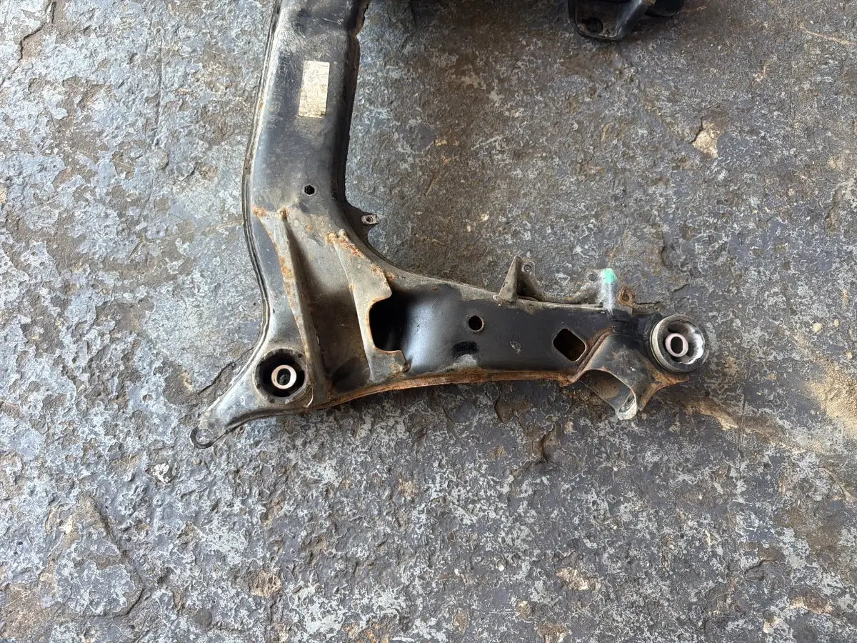 Cadru suport punte fata jug motor VOLKSWAGEN PASSAT 3B3 2000 - 2005 1.9 TDI AVF, AWX 3B0399313