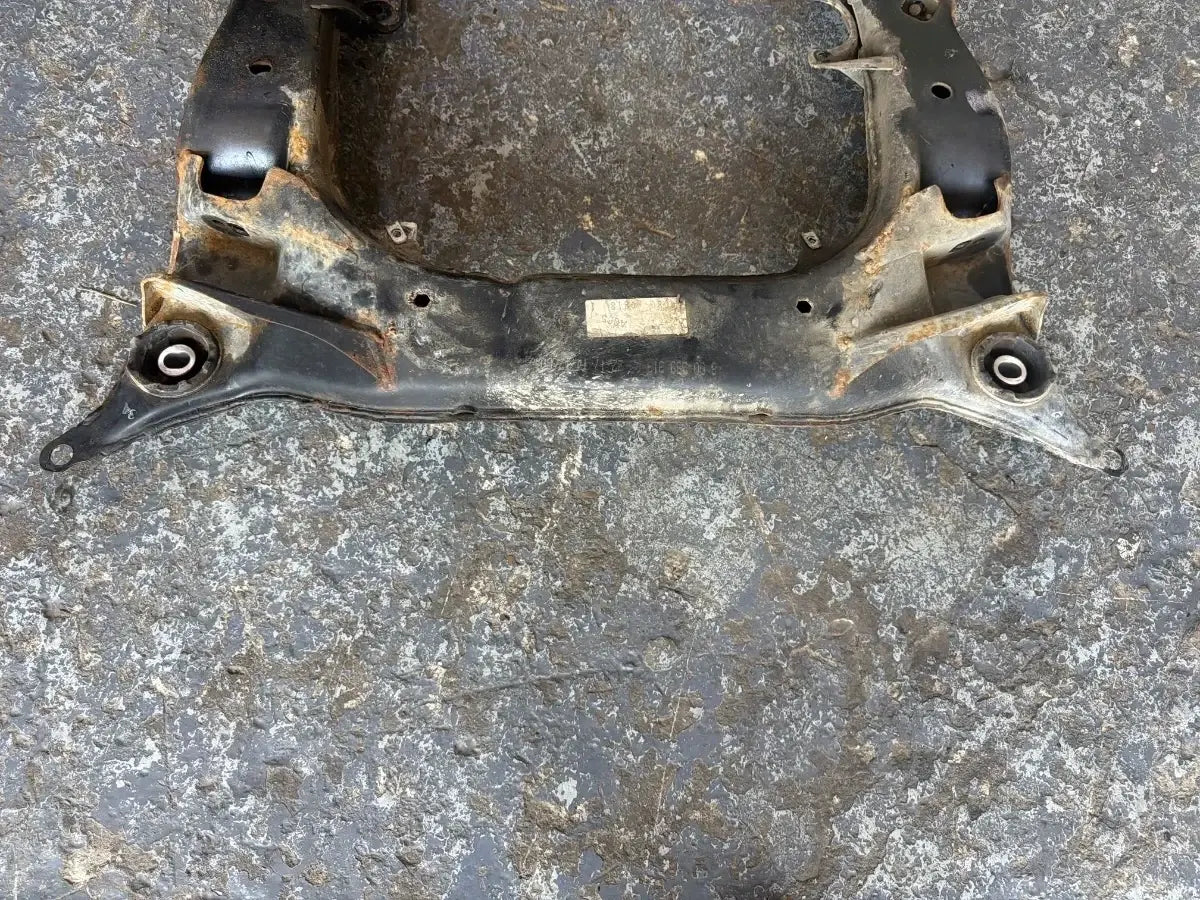 Cadru suport punte fata jug motor VOLKSWAGEN PASSAT 3B3 2000 - 2005 1.9 TDI AVF, AWX 3B0399313