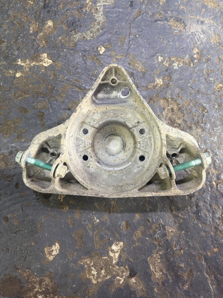 Flansa amortizor VOLKSWAGEN PASSAT 3B3 2000 - 2005 1.9 TDI AVF, AWX 8D0412383E