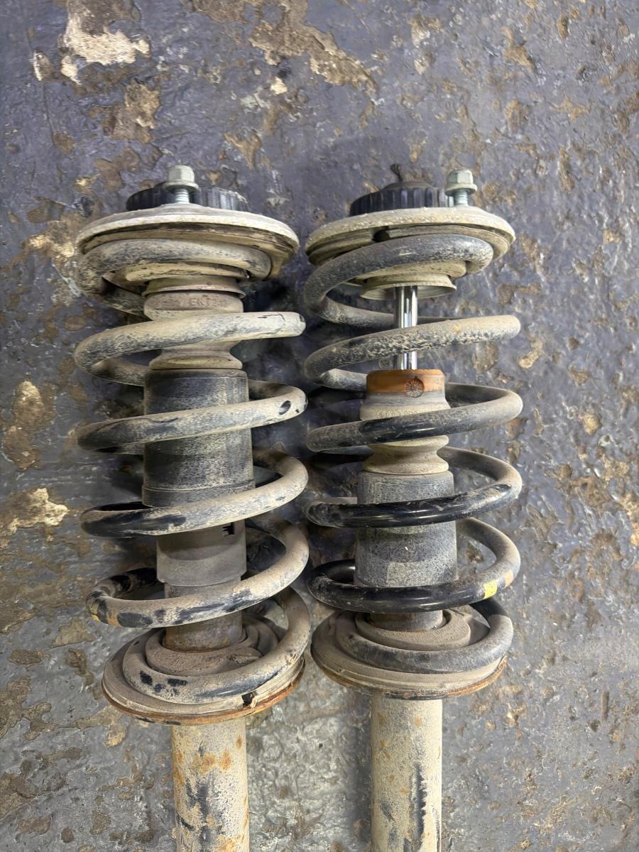 Set suspensie fata VOLKSWAGEN PASSAT 3B3 2000 - 2005 1.9 TDI AVF, AWX 8D0411105AS