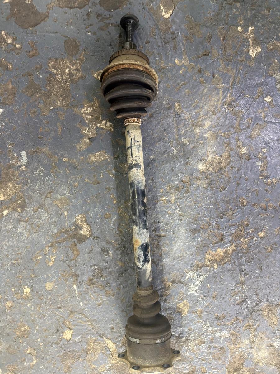 Planetara dreapta fata VOLKSWAGEN PASSAT 3B3 2000 - 2005 1.9 TDI AVF, AWX 8D0407272BB