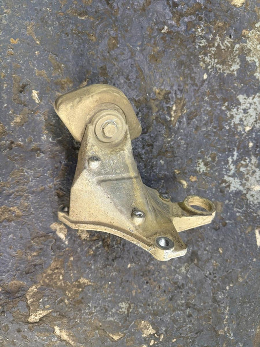 Suport tampon cutie de viteze dreapta VOLKSWAGEN PASSAT 3B3 2000 - 2005 1.9 TDI AVF, AWX 8D0399114M
