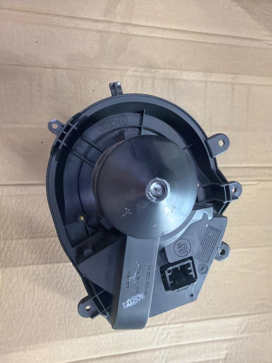 Ventilator aeroterma VOLKSWAGEN PASSAT 3B3 2000 - 2005 1.9 TDI AVF, AWX 8D1820021