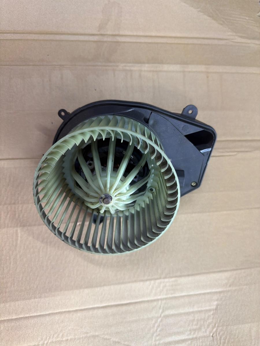 Ventilator aeroterma VOLKSWAGEN PASSAT 3B3 2000 - 2005 1.9 TDI AVF, AWX 8D1820021