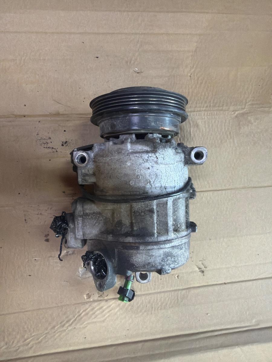 Compresor AC VOLKSWAGEN PASSAT 3B3 2000 - 2005 1.9 TDI AVF, AWX 8D0250808