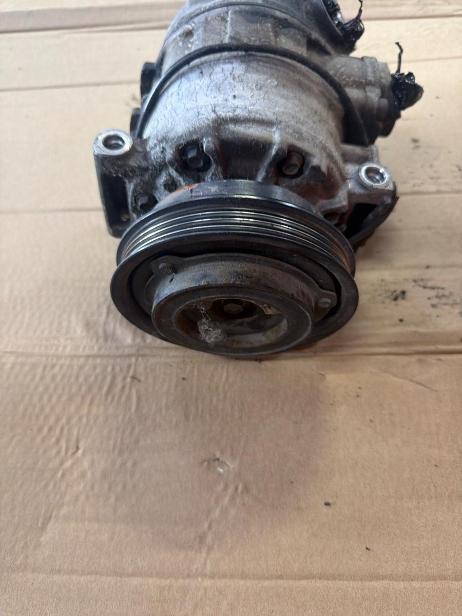 Compresor AC VOLKSWAGEN PASSAT 3B3 2000 - 2005 1.9 TDI AVF, AWX 8D0250808