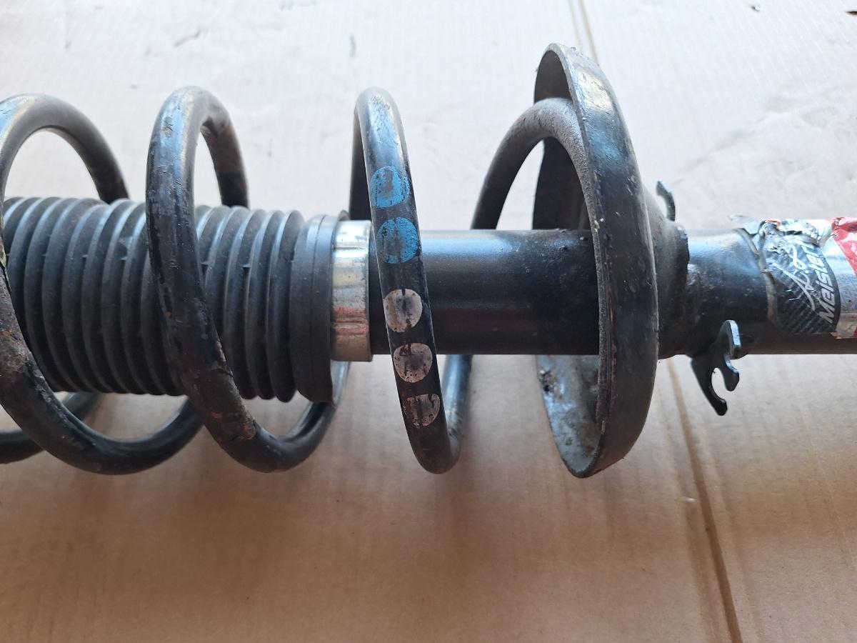 Amortizor cu arc fata VOLKSWAGEN GOLF IV 1J1 1997 - 2007 1.6 AEH, AKL, APF Meisterteile AZMT-42-085-0051