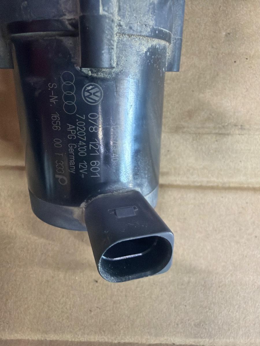 Pompa de apa/lichid de racire electrica auxiliara VOLKSWAGEN PASSAT 3B3 2000 - 2005 1.9 TDI AVF, AWX 078121601
