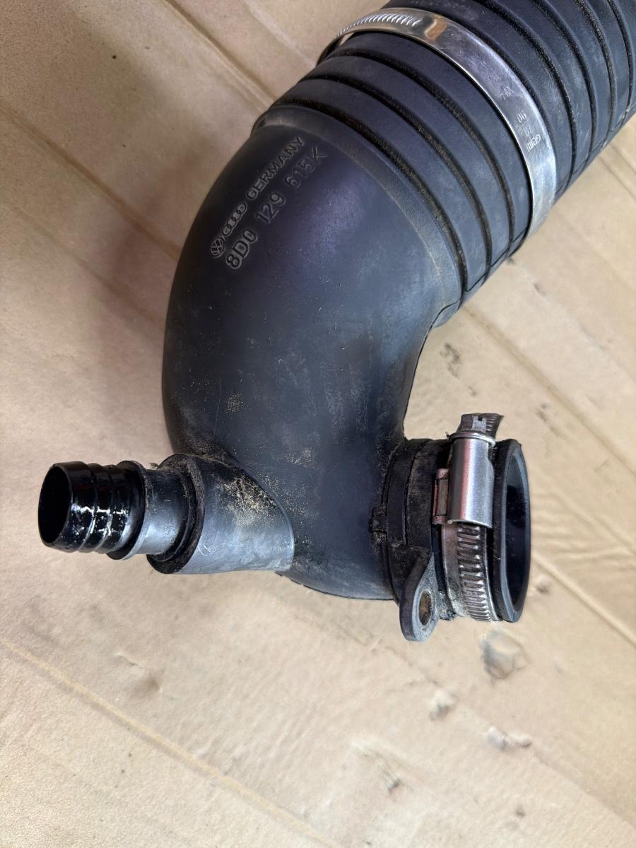 Tubulatura admisie aer turbo VOLKSWAGEN PASSAT 3B3 2000 - 2005 1.9 TDI AVF, AWX 8D0129615K