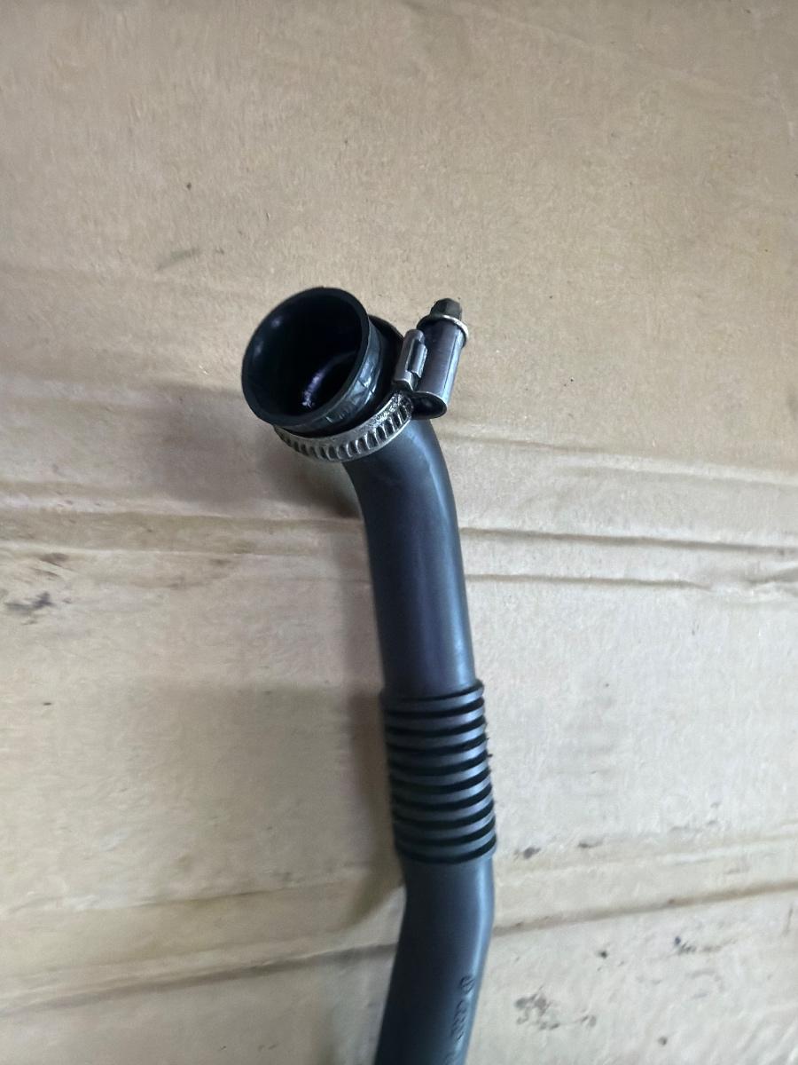 Tubulatura admisie epurator carter VOLKSWAGEN PASSAT 3B3 2000 - 2005 1.9 TDI AVF, AWX 038103493AE