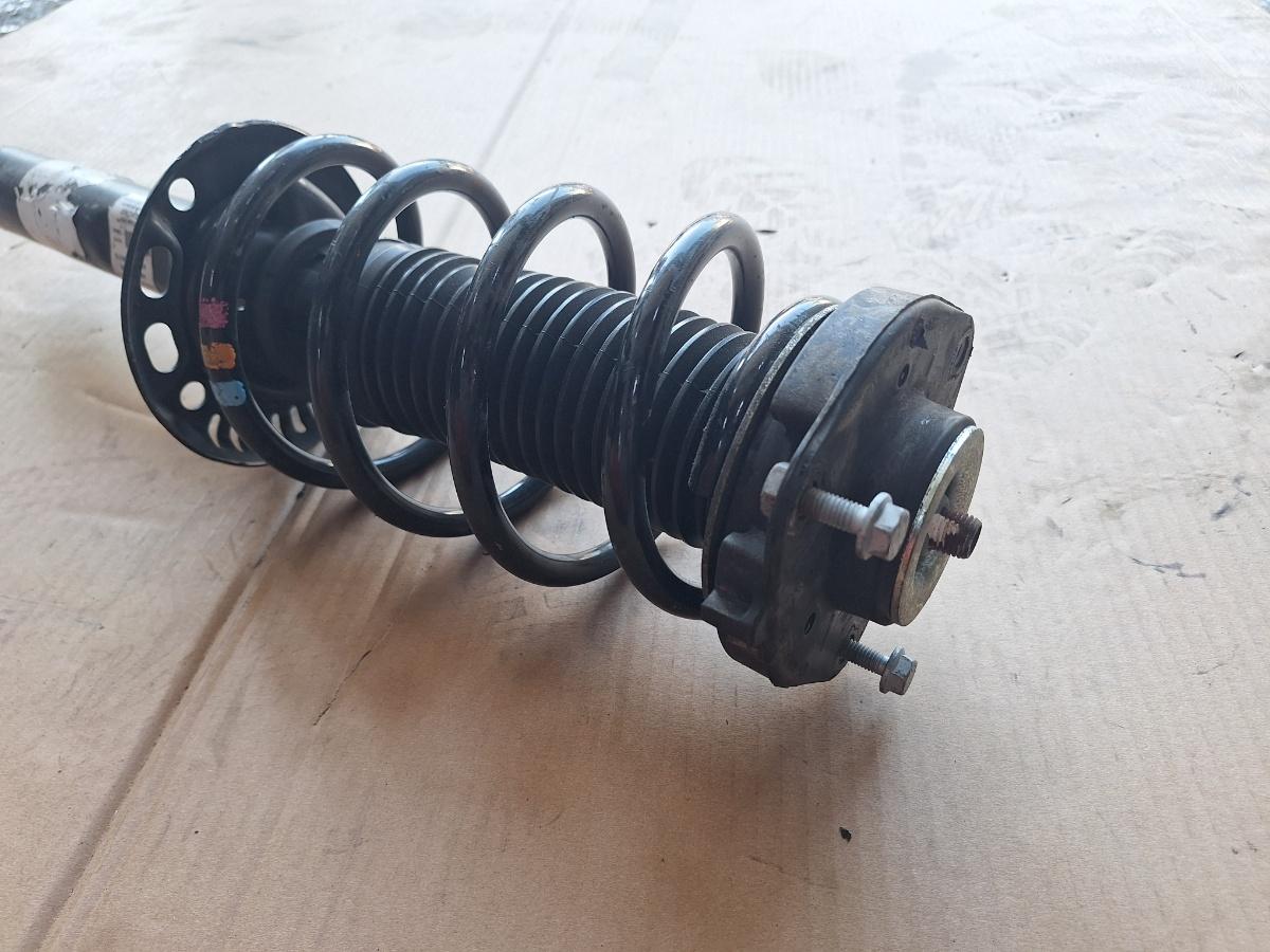 Amortizor fata cu arc elicoidal VOLKSWAGEN JETTA IV 162, 163, AV3, AV2 2009 -> 1.6 TDI CAYC 5C0413031AQ