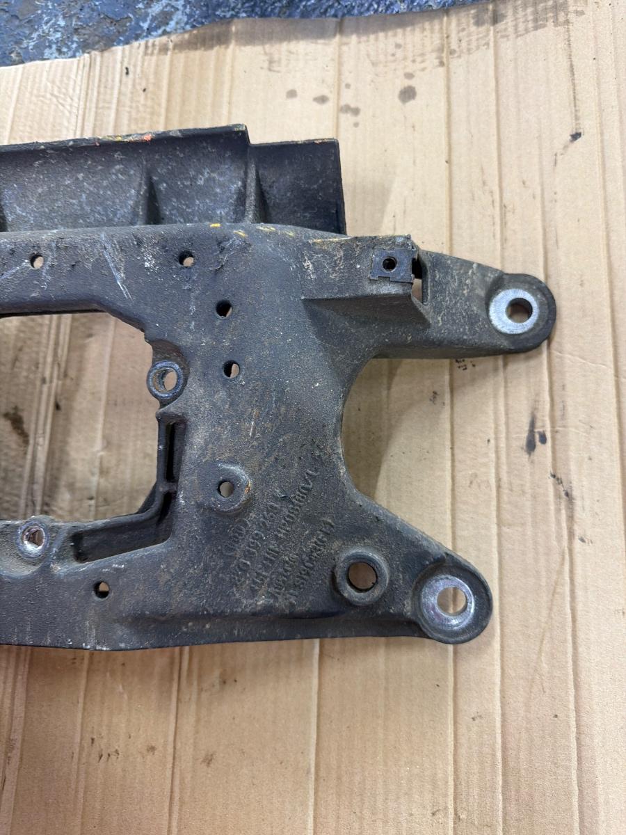 Suport tampon cutie de viteze AUDI A4 IV Avant 8K5, B8 2007 - 2015 2.0 TDI CAGA, CJCA, CMEA, CMFA 8K0399263K