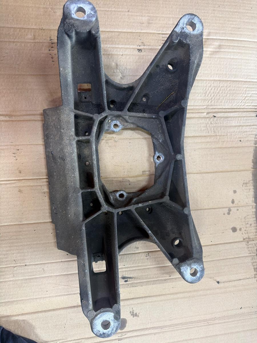 Suport tampon cutie de viteze AUDI A4 IV Avant 8K5, B8 2007 - 2015 2.0 TDI CAGA, CJCA, CMEA, CMFA 8K0399263K