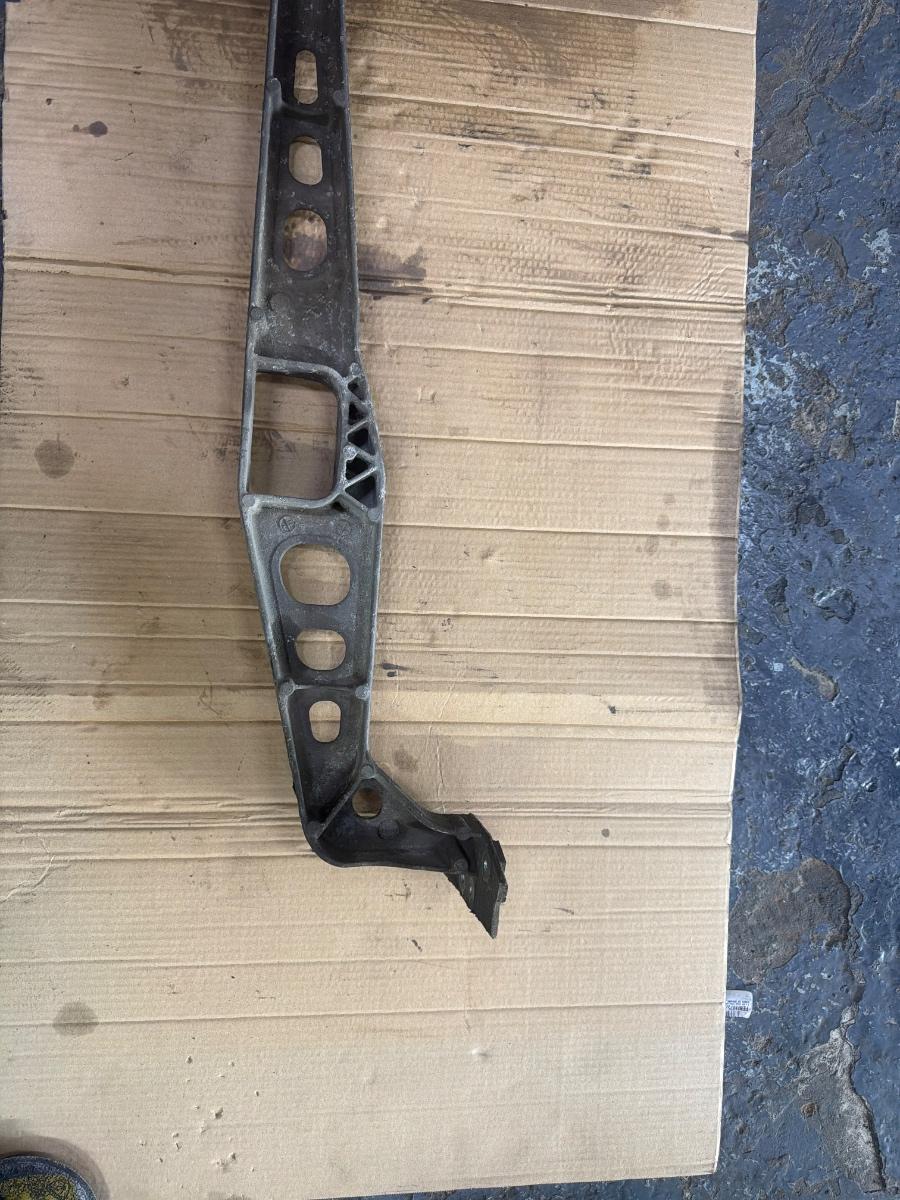 Suport tampon motor fata AUDI A4 IV Avant 8K5, B8 2007 - 2015 2.0 TDI CAGA, CJCA, CMEA, CMFA