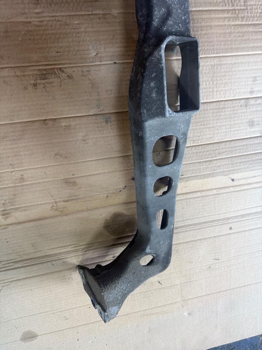 Suport tampon motor fata AUDI A4 IV Avant 8K5, B8 2007 - 2015 2.0 TDI CAGA, CJCA, CMEA, CMFA
