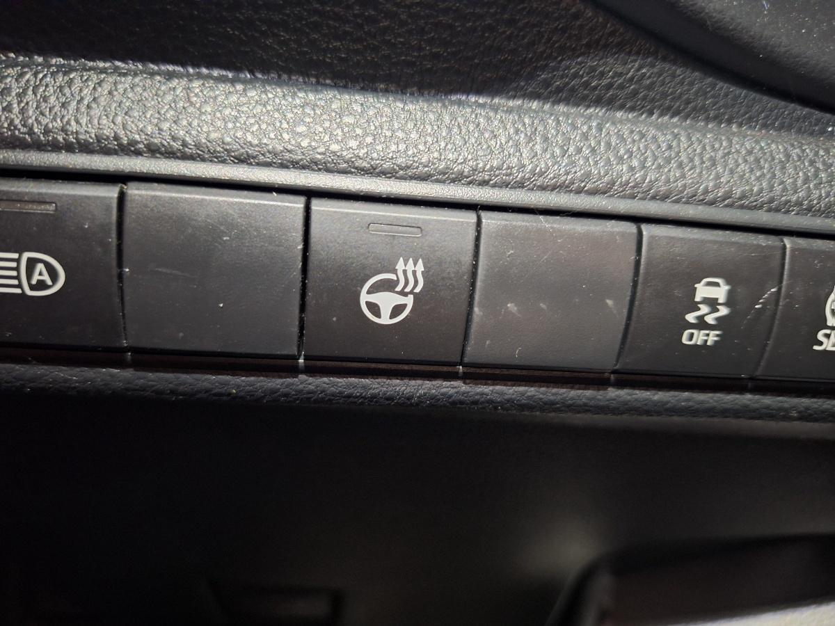 Volan de piele cu incalzire si comenzi TOYOTA COROLLA _E21_ 2018 -> 1.8 Hybrid 2ZR-FXE