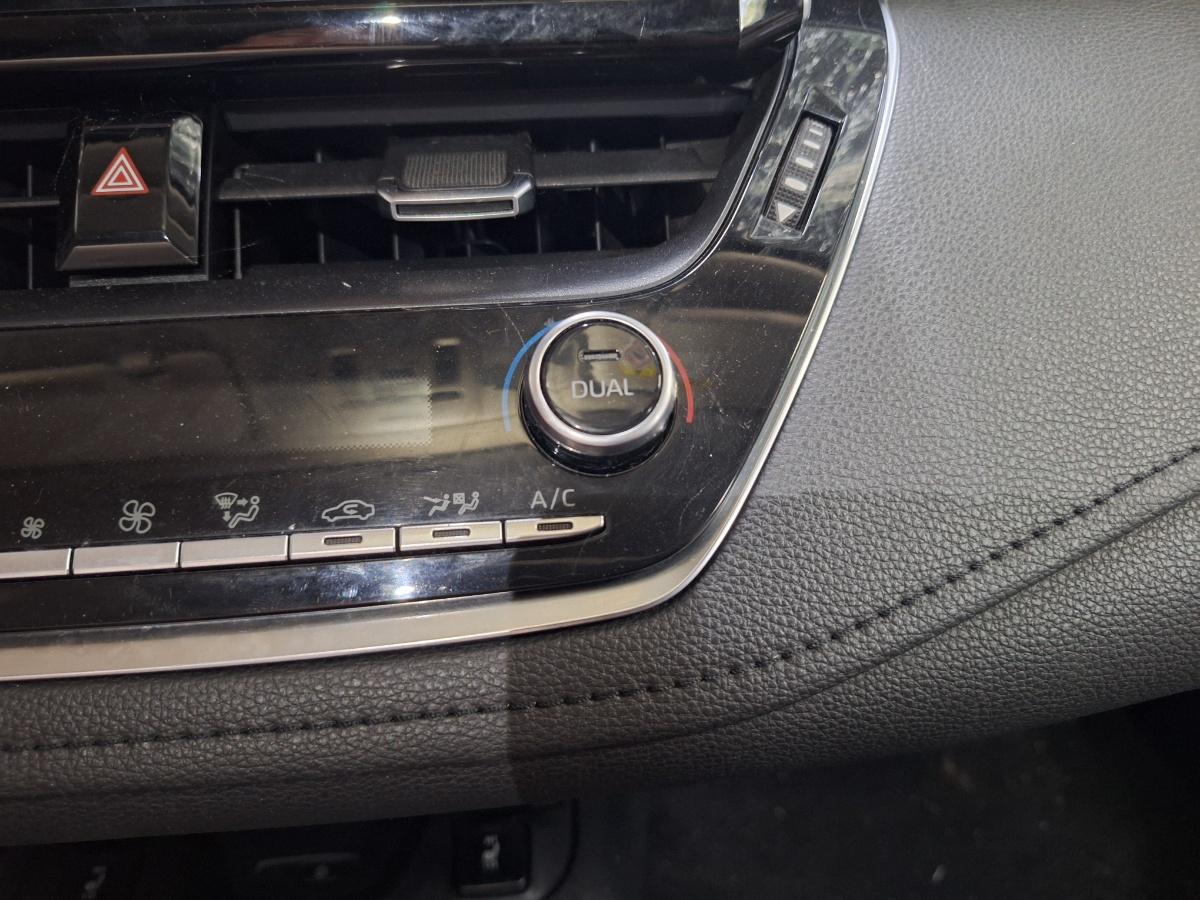 Panou Clima TOYOTA COROLLA _E21_ 2018 -> 1.8 Hybrid 2ZR-FXE 5567002830 5590002F30