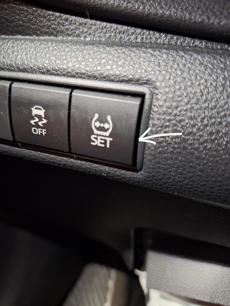 Buton reinitializare sistem de monitorizare a presiunii in roti TOYOTA COROLLA _E21_ 2018 -> 1.8 Hybrid 2ZR-FXE