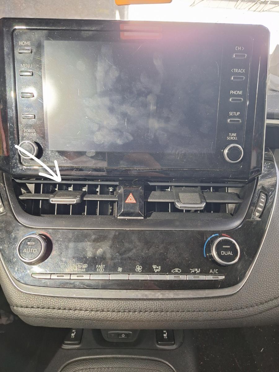 Grila de ventilatie bord centrala TOYOTA COROLLA _E21_ 2018 -> 1.8 Hybrid 2ZR-FXE
