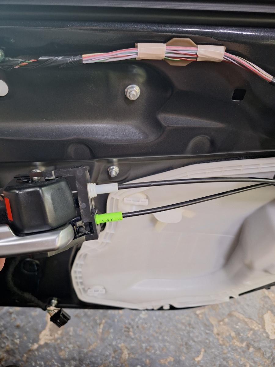 Cablu portiera fata dreapta TOYOTA COROLLA _E21_ 2018 -> 1.8 Hybrid 2ZR-FXE
