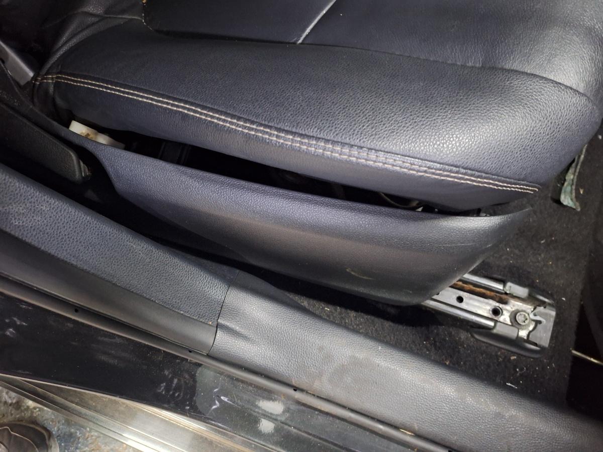 Ornamente sina de fixare scaun fata, pasager dreapta TOYOTA COROLLA _E21_ 2018 -> 1.8 Hybrid 2ZR-FXE
