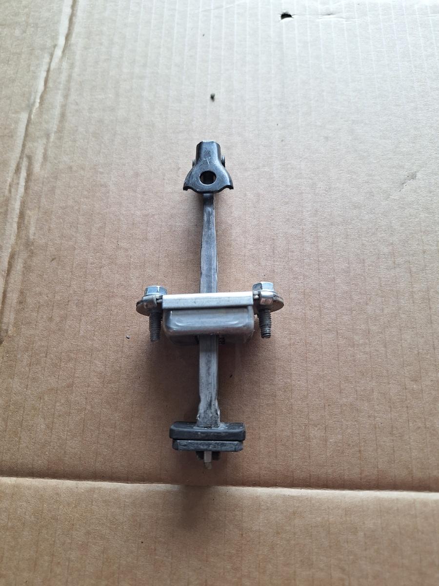 Limitator portiera fata stanga TOYOTA COROLLA _E21_ 2018 -> 1.8 Hybrid 2ZR-FXE 2FRES72