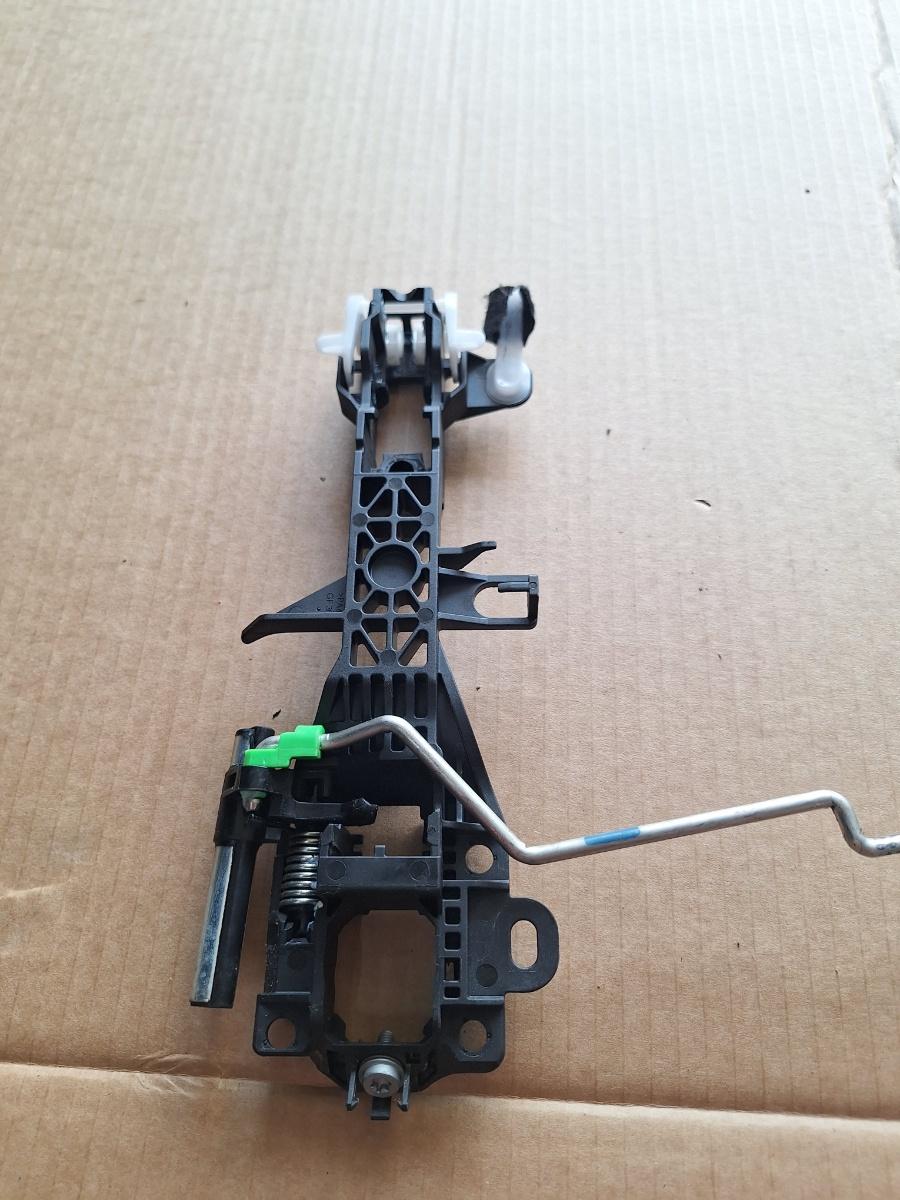 Suport maner exterior portiera fata stanga TOYOTA COROLLA _E21_ 2018 -> 1.8 Hybrid 2ZR-FXE 150FL