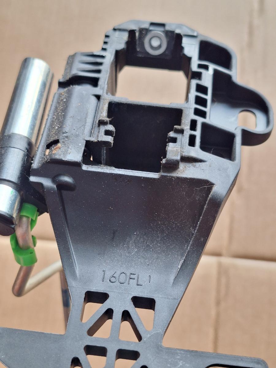 Suport maner exterior portiera fata stanga TOYOTA COROLLA _E21_ 2018 -> 1.8 Hybrid 2ZR-FXE 150FL