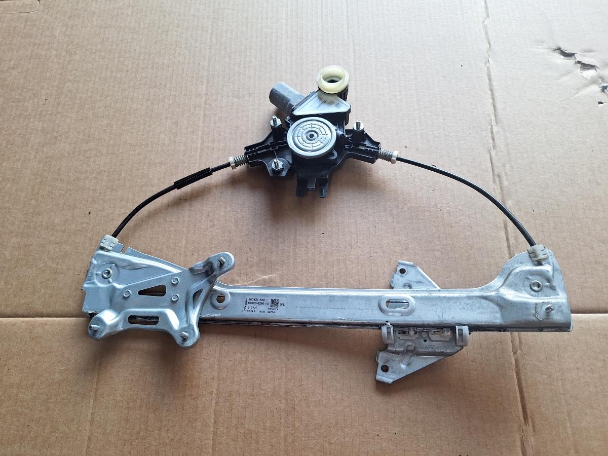 Macara Geam stanga fata TOYOTA COROLLA _E21_ 2018 -> 1.8 Hybrid 2ZR-FXE 553421-104