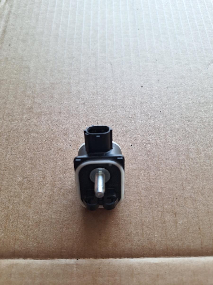 Senzor de impact airbag stanga fata TOYOTA COROLLA _E21_ 2018 -> 1.8 Hybrid 2ZR-FXE 8983A-02021