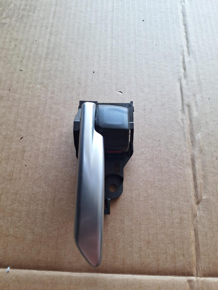 Maner interior portiera spate stanga TOYOTA COROLLA _E21_ 2018 -> 1.8 Hybrid 2ZR-FXE 69274-02190