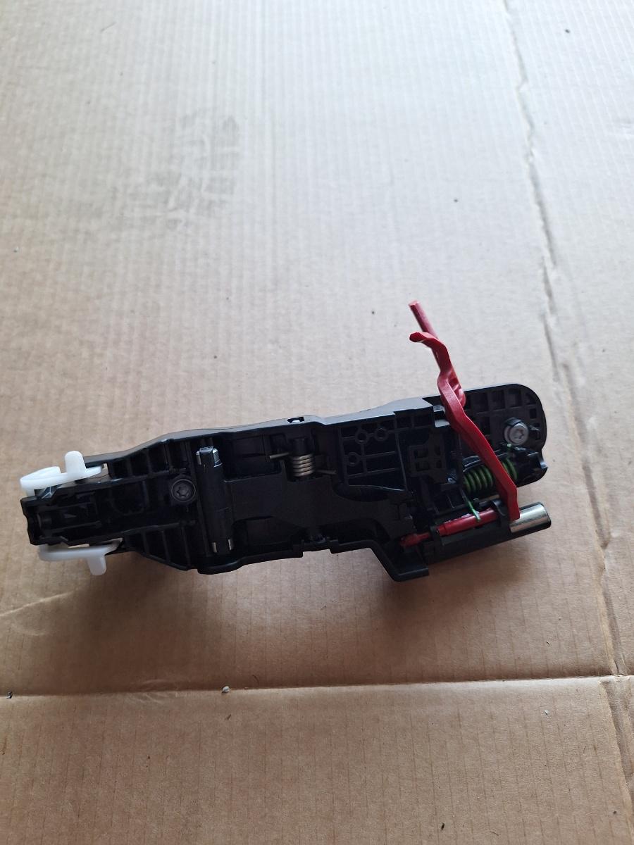 Maner exterior cu suport portiera spate stanga TOYOTA COROLLA _E21_ 2018 -> 1.8 Hybrid 2ZR-FXE