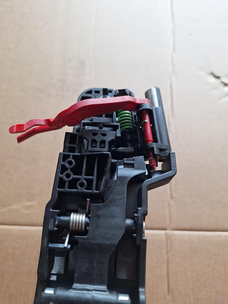 Maner exterior cu suport portiera spate stanga TOYOTA COROLLA _E21_ 2018 -> 1.8 Hybrid 2ZR-FXE