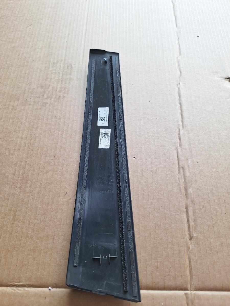 Ornamente portiera fata stanga TOYOTA COROLLA _E21_ 2018 -> 1.8 Hybrid 2ZR-FXE 504429