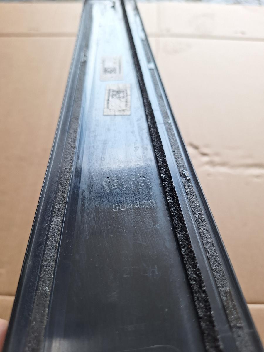 Ornamente portiera fata stanga TOYOTA COROLLA _E21_ 2018 -> 1.8 Hybrid 2ZR-FXE 504429