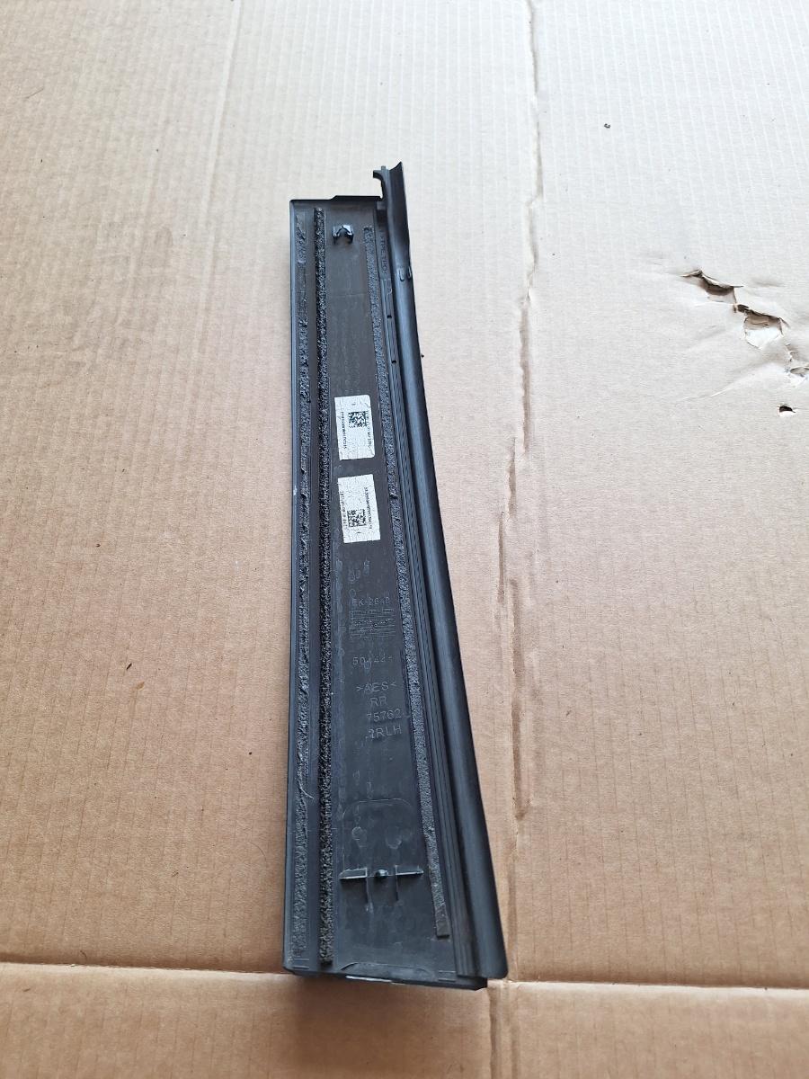 Ornamente portiera spate stanga TOYOTA COROLLA _E21_ 2018 -> 1.8 Hybrid 2ZR-FXE 504441